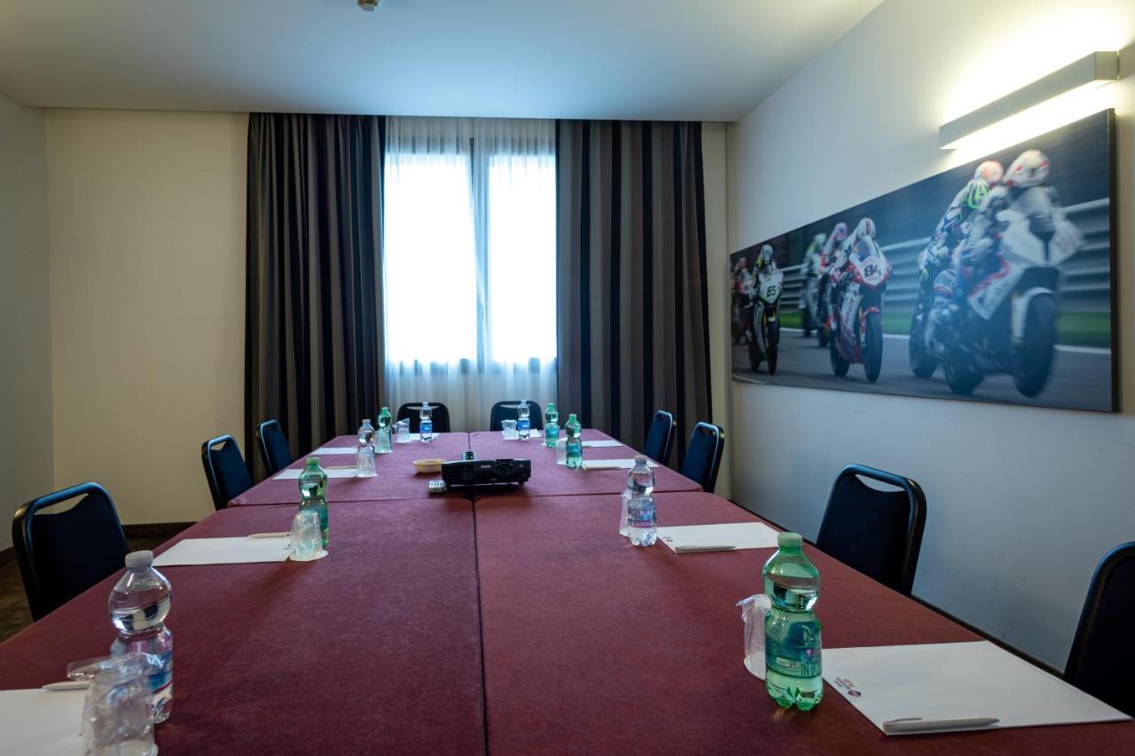 Western Monza E Brianza Palace Hotel 4*